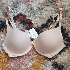 Victoria Secret Lightly Lined Bra - 32B